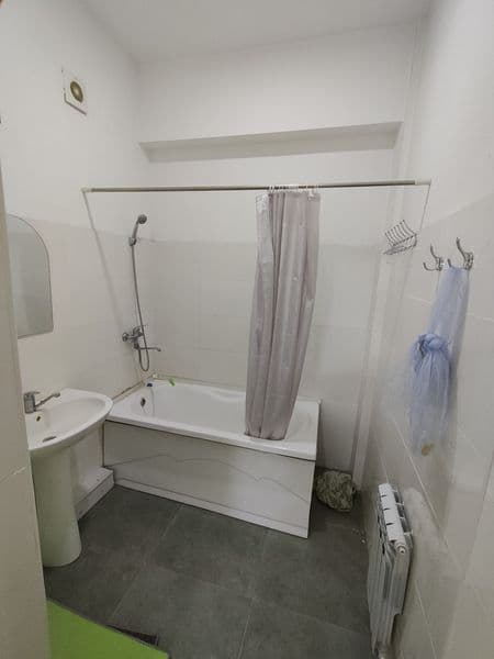 Оила еки узига тинч инсонла ижарага куйилади.<br />
2 хона < — фото 4