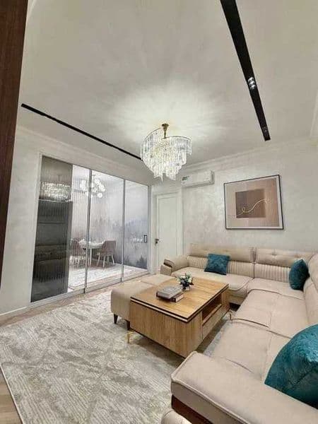 Характеристики:<br />
Комнат: 2<br />
Площадь: 74 м² + балко — фото 2