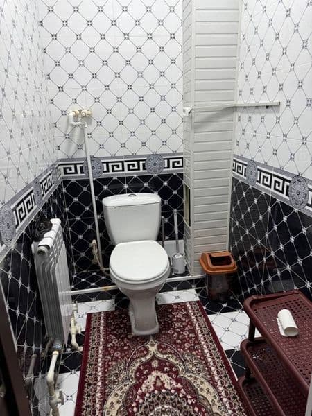 Kvartira Shota Rustaveli ko‘chasida joylashgan, qulay hududd — фото 4