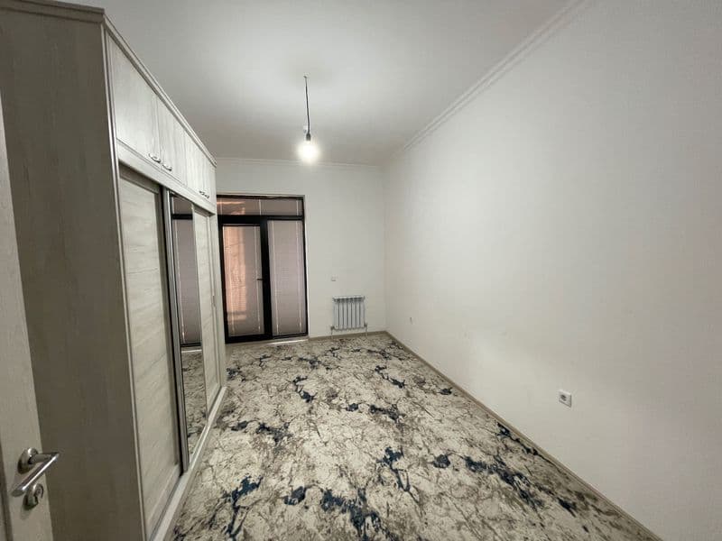 3 xonali kvartira arenda<br />
<br />
Yangi darxon 2da<br />