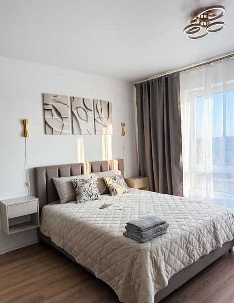 Сдаётся шикарная 2-комнатная квартира <br />
<br />
• Район: