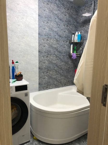 Кораками 1/3 карзинкони олдида 2 хоналик 4 этаж ойлага Шарий