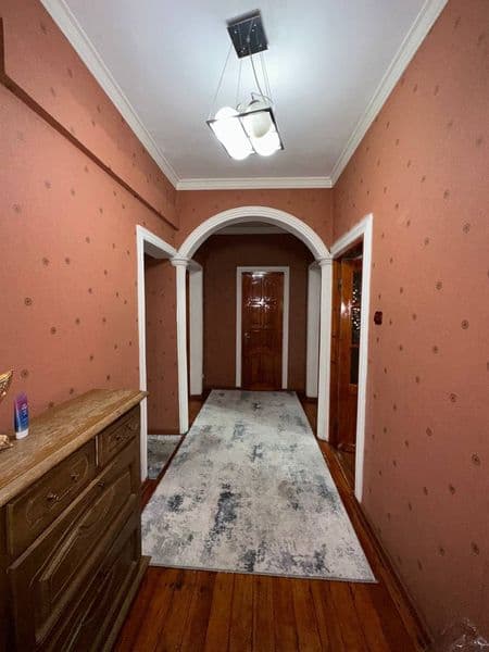 Сдается просторная 4-комнатная квартира общей площадью 104 к