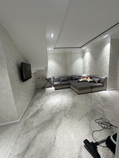 Аренда Юнусобод 11<br />
4хона<br />
7-етаж<br />
9-етажка<b