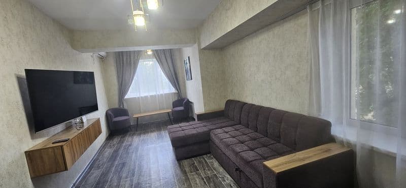 Сдаю свою 2х комнатную квартиру на Ц-5, рядом с супермаркето