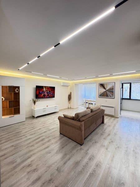 Сдается на Ц1 квартира 3/3/4 80 м2, Московская планировка. <