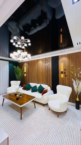 Chilonzor metro<br />
3 xona <br />
2 etaj<br />
600$<br />
