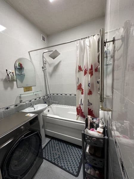 Bodomzor metro yonida Tatu universiteti orqasida. 2ta qiz ke — фото 4