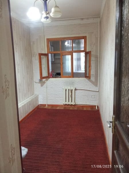 qoyliq bozorini yonida 3 xonali uyning 2 xonasi ijaraga beri — фото 2