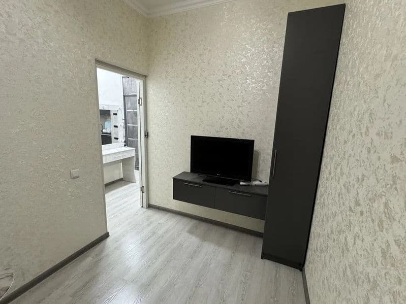 Сдаётся шикарная 1-комнатная квартира в Новостройка<br />
<b — фото 4