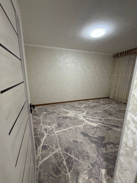 Район - Алмазарский<br />
Ориентир - Корасарой<br />
Комнат 