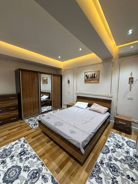 Сдается квартира иностранцам или молодой семье<br />
• Район