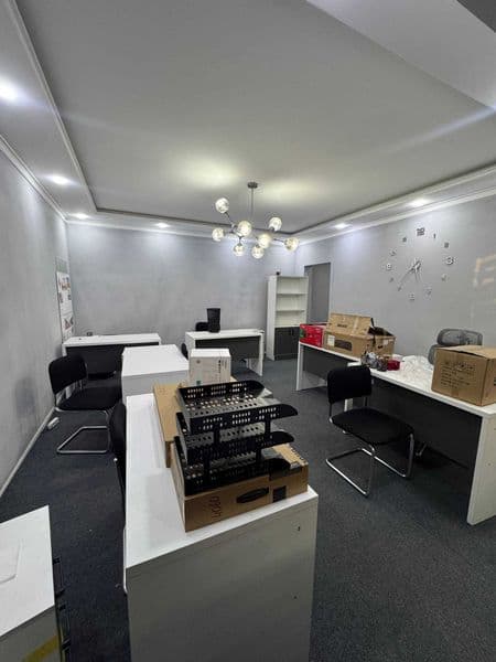 Shayxontohur tumanida 3 xonalik Ofis<br />
Narxi: $600 + $10