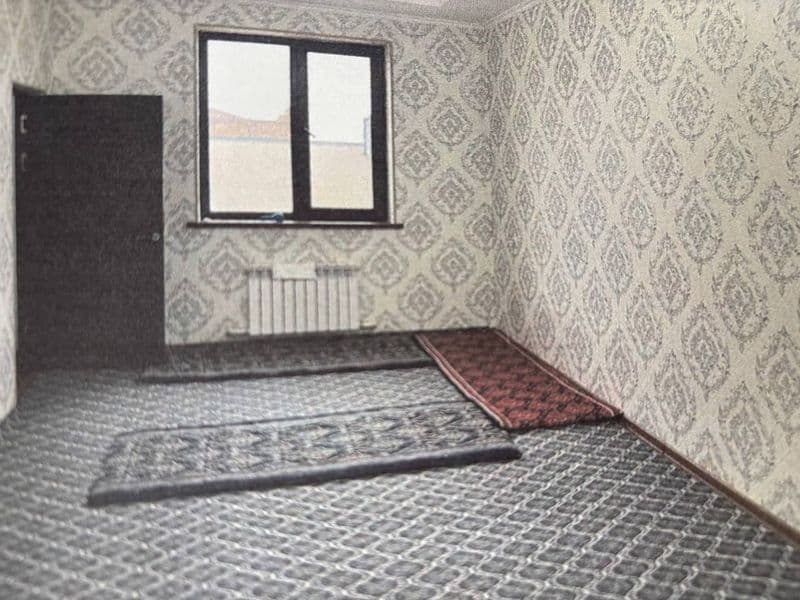 Kvartira Sergeli 8 da joylashgan, dehqon bozoriga yaqin. PDP