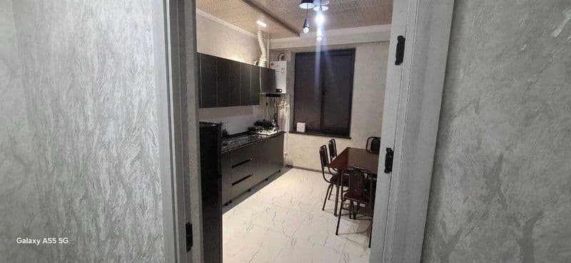 Аренда шикарная 1-комнатная квартира <br />
<br />
Район: Юн — фото 3