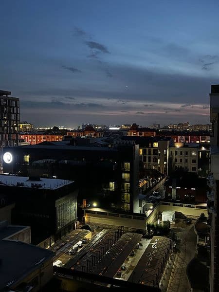 Novastroyka dom,Eng centr joydan 4 xonali kvartira ijaraga b