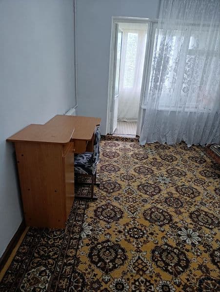 Сдам 1 комнатную квартиру на третьем этаже.<br />
Квартира с