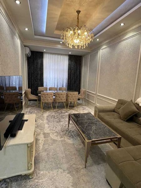 Сдается квартира на Айбеке <br />
Ориентир -Метро Айбек<br /