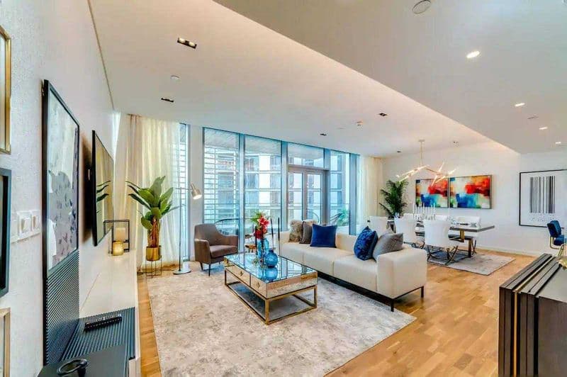 2 комнатную квартиру на 10 этаже,<br />
В квартире есть все  — фото 2