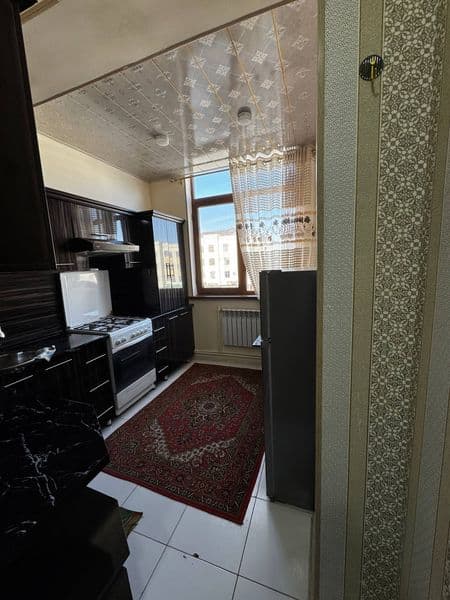 Район Ракат, ориентир школа. 4 этаж, 5-этажный дом. 35 м², к — фото 2