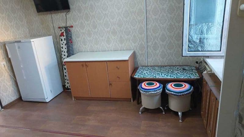 Срочня сдается квартира мирободские район парк фуркат 2 этаж