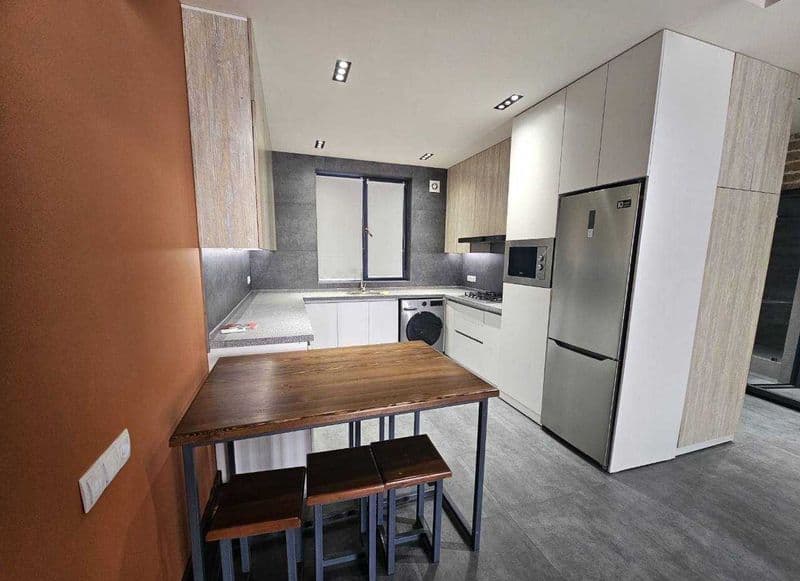 Сдаётся квартира с авторским ремонтом.<br />
В квартире есть — фото 3