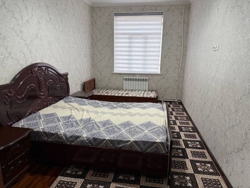 Kvartira Shota Rustaveli ko‘chasida joylashgan, qulay hududd