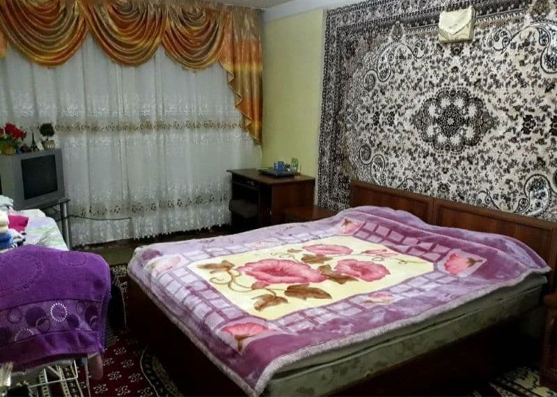 Аренда<br />
Массив феруза<br />
Вдоль дороги<br />
2 комнат