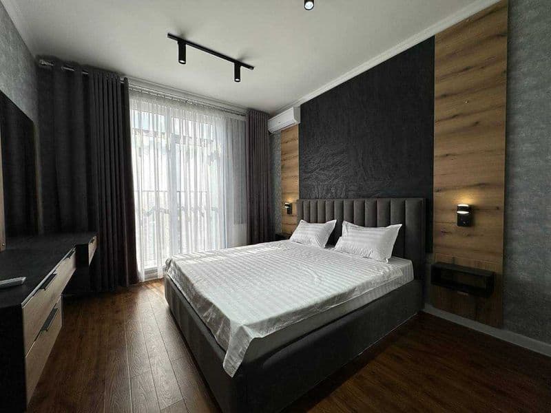 • Район: Мирабад <br />
• ЖК НРЖ Ойбек <br />
• Комнат: 3<br