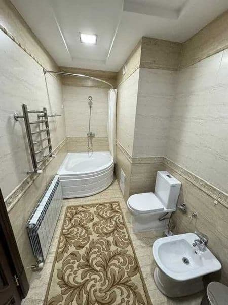 Район: Шайхантахур<br />
Адрес: Чорсу<br />
<br />
• Комнат: — фото 5