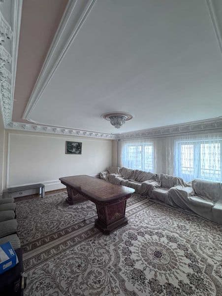 Xonalar soni: 3<br />
<br />
Qavat: 5-qavat<br />
<br />
Qav