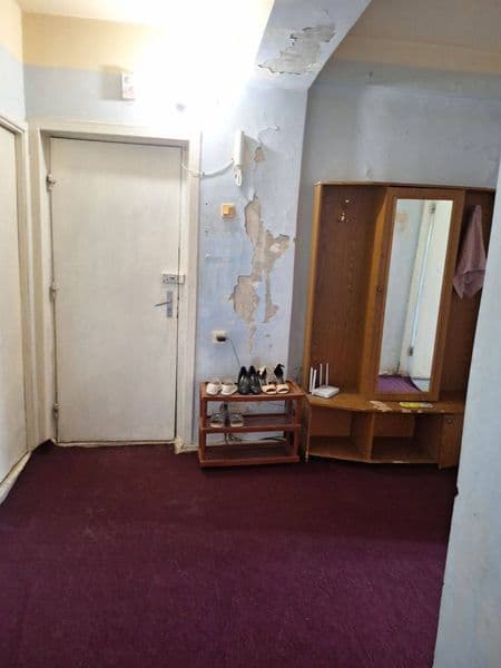 Srochna ijaraga oilaga beriladi. 350 dolir. Kommunalka alohi