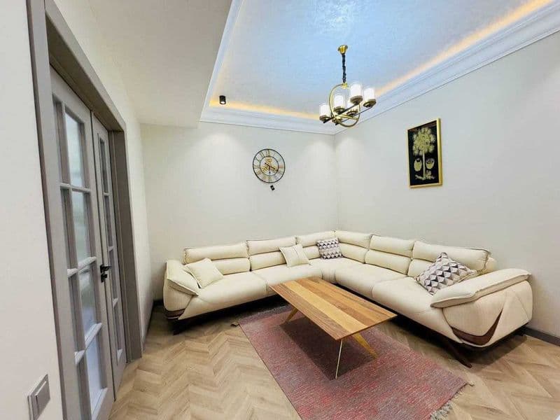 Район: Юнусабадский<br />
Адрес: Юнусабад-11<br />
Ориентир: