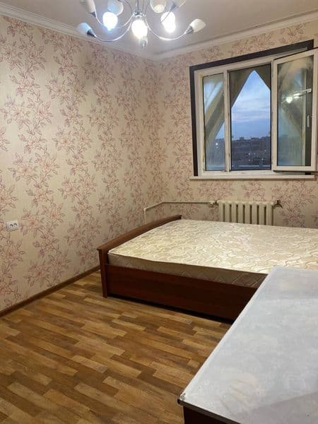 Сдаю комнату, одному человеку, без вредных привычек. По адре