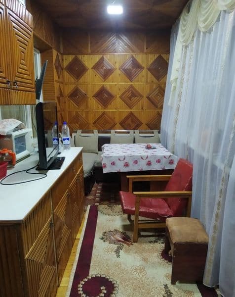 Сдаю свою 2в3 комнатную квартиру на 1м этаже 4х этажного кир — фото 4