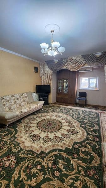 Юнусабад -11 сдаётся отличная 3 х комнатная квартира с обста