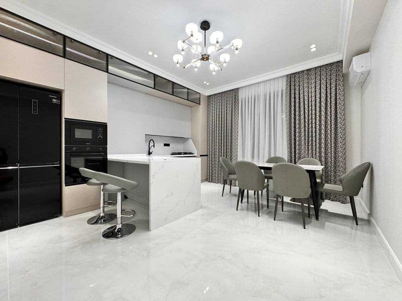 Жилой комплекс: Infinity<br />
Комнат: 4<br />
Этаж: 2<br />