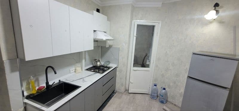 Срочно сдаётся 3-комнатная квартира в центре города<br />
Як — фото 4