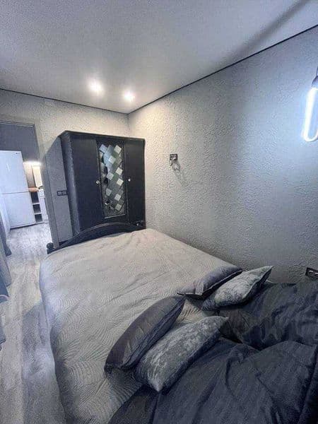 2 комнатная квартира на 3 этаже,<br />
В квартире есть все н