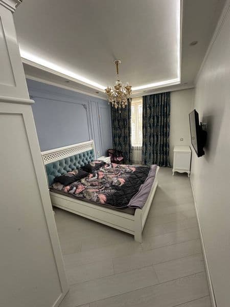 Район: Юнусабадский<br />
Адрес: Юнусабад ЖК Хон Сарой<br />