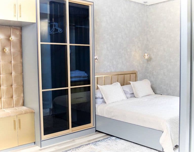 Отличное расположение дома - всё рядом - много магазинов, Це — фото 3