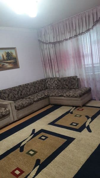 Сдаём 2 комнатную квартиру <br />
В центре на долгий срок <b — фото 3