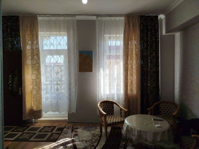 Сдаю 2х комнатную семье или братьям на долгий срок с обстано