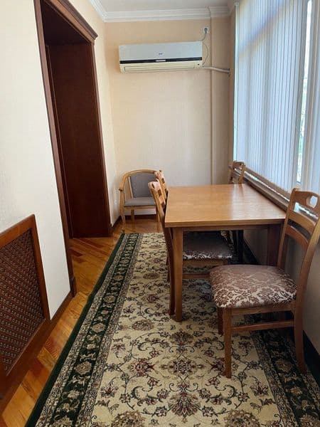 Сдается 4 комнатная квартира на 2 этаже 4 этажного дома. Кир