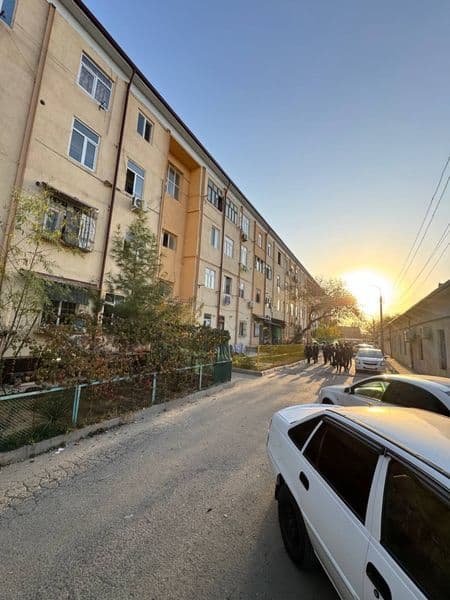 Однокомнатная квартира на третьем этаже в кирпичном четырёх 