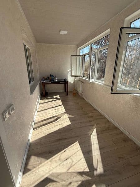 Kvartira 3 xonalik. 1 kishi kerak sherikchilikka qoraqamish 