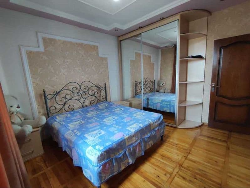 Район: Мирзо Улугбекский<br />
Адрес: Максим Горький<br />
< — фото 2