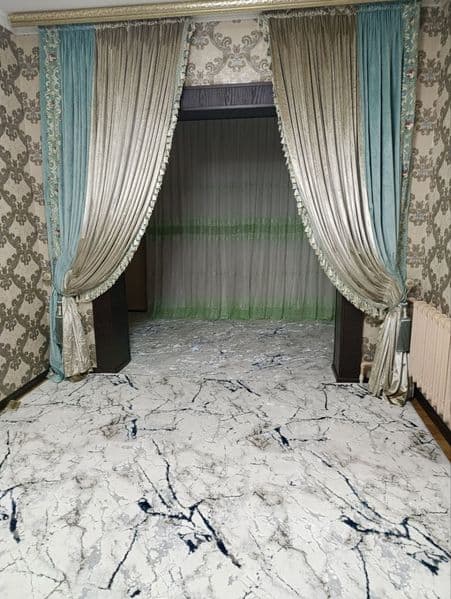 Хумоюн второй двор<br />
2/5/9<br />
75 м ²<br />
Холодильни