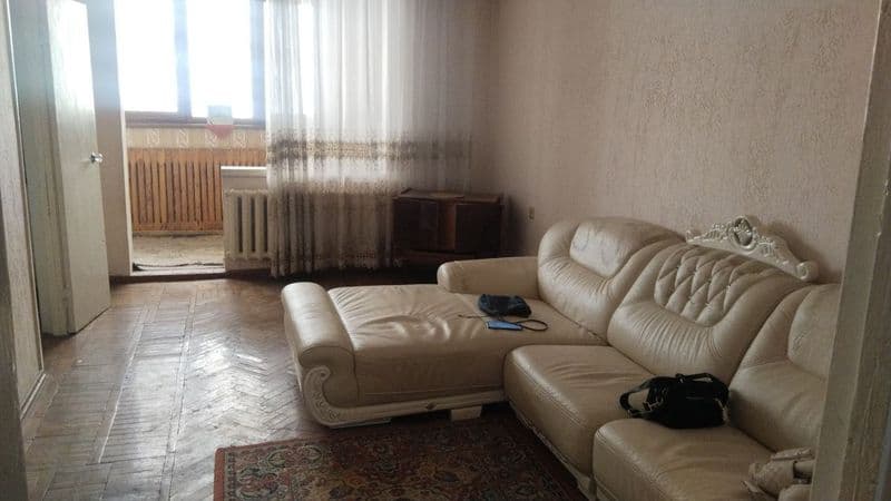 Юнусабад 6, 36 дом(КАМАЗ центр) 2 в 3 комнаты, 1 этаж<br />
