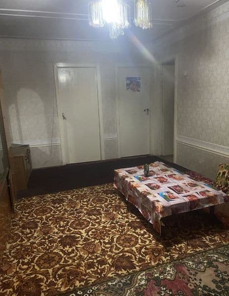 Срочно сдаётся трёхкомнатна квартира ,желательно семье место — фото 2